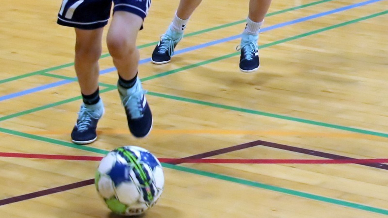 Ros til hallerne: Indefodbold fungerer godt trods coronarestriktioner